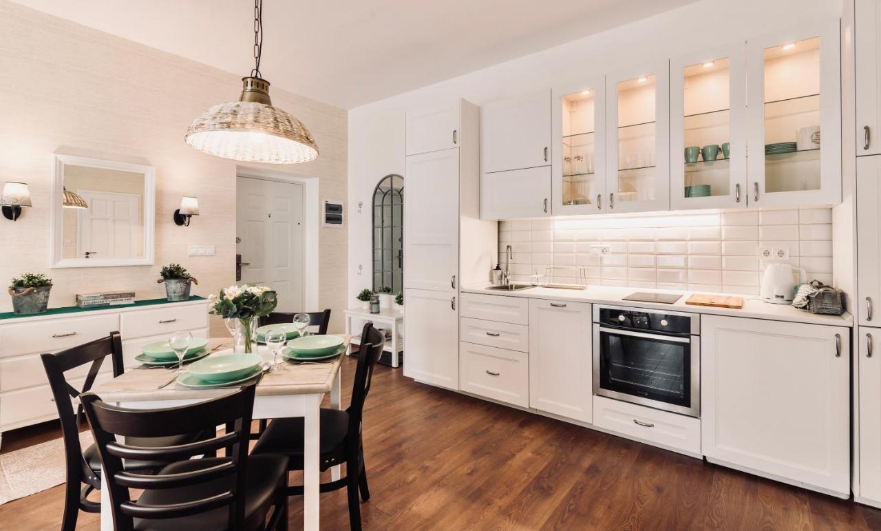 Monarchia Cottage Apartman Mosonmagyaróvár المظهر الخارجي الصورة