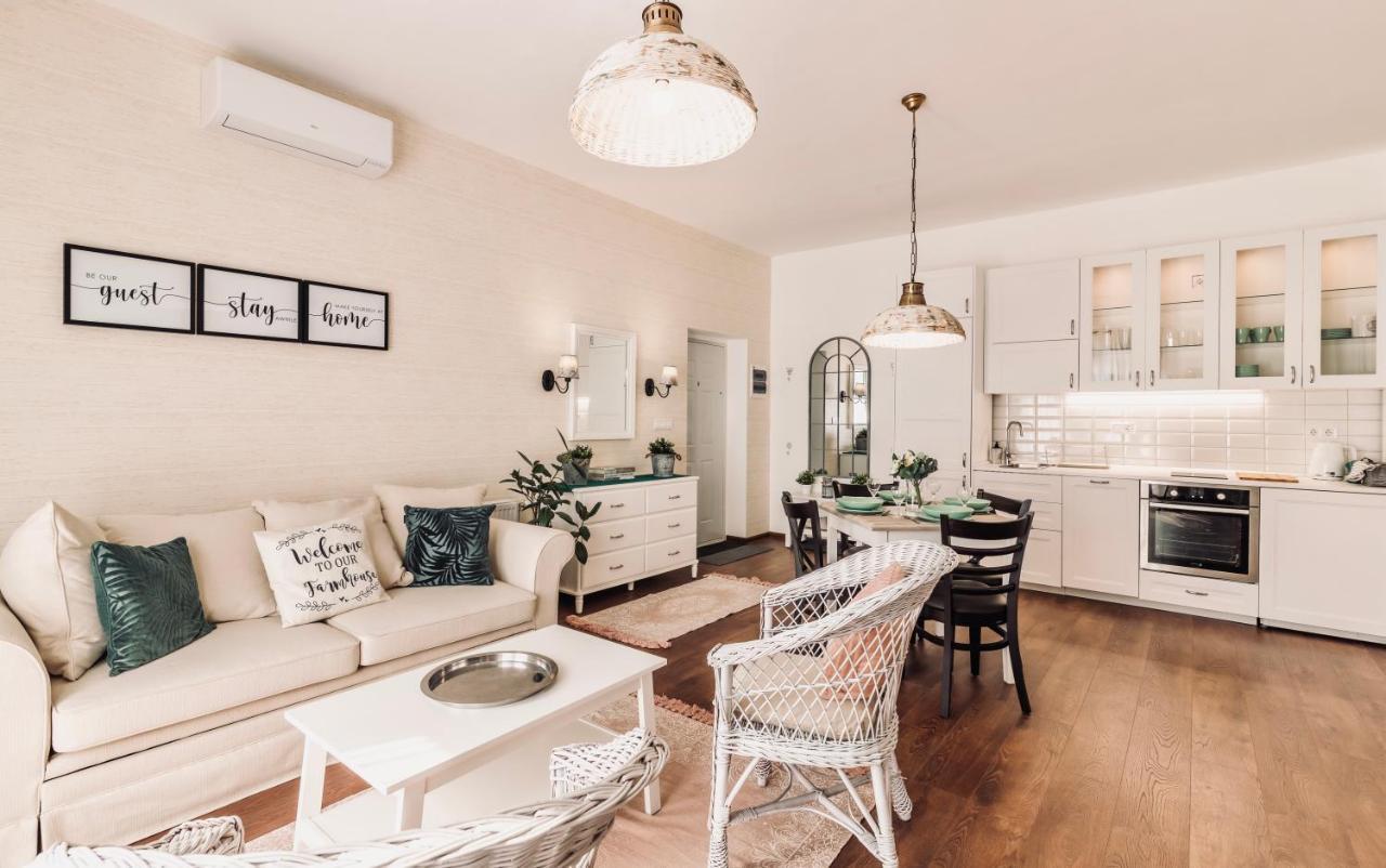Monarchia Cottage Apartman Mosonmagyaróvár المظهر الخارجي الصورة