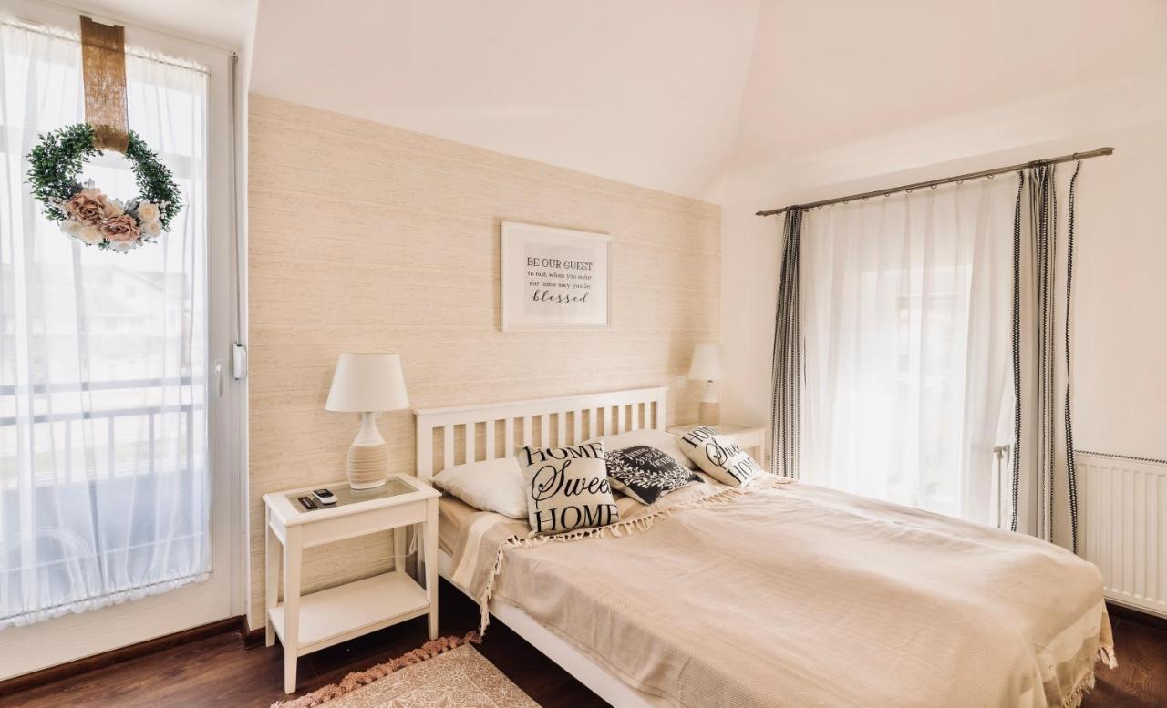 Monarchia Cottage Apartman Mosonmagyaróvár المظهر الخارجي الصورة